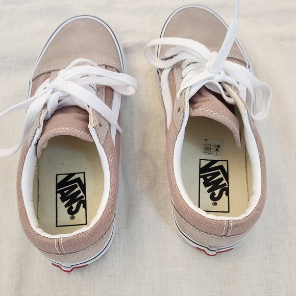 Like New - Vans Old Skool Shoe  - Size 5.5 - Picture 8 of 15